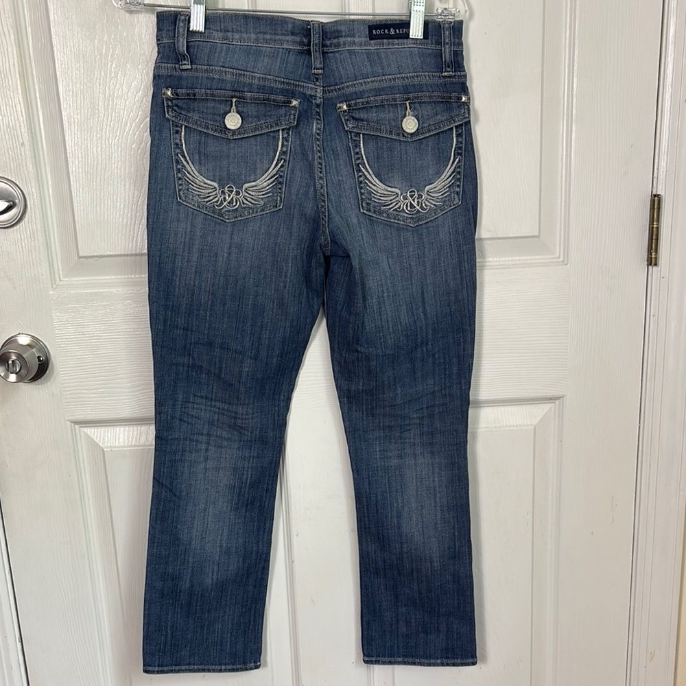 Rock & Republic Kendall cropped jeans size 8 embroidered Angel wings pockets